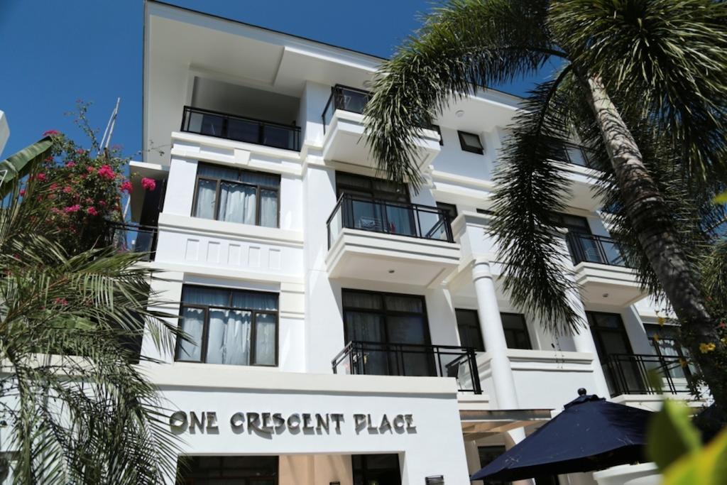 One Crescent Place Hotel Balabag  Exterior photo